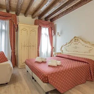 Uncharted - Ca' Santa Croce Apartamento
